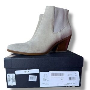 Rag & Bone Razor Chelsea Suede Ankle Boots In Ice Gray Size 38.5 US 8.5